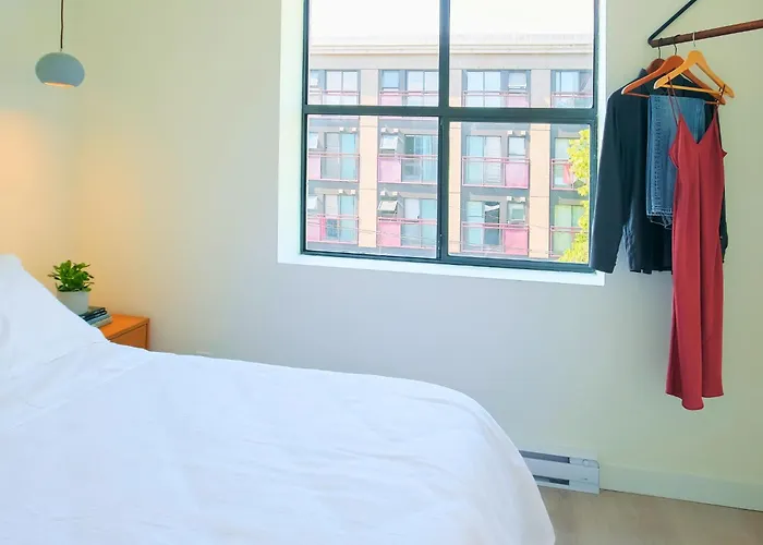 Newly Renovated 1 Bedroom Condo In Japantown! Near Gastown & Railtown!
